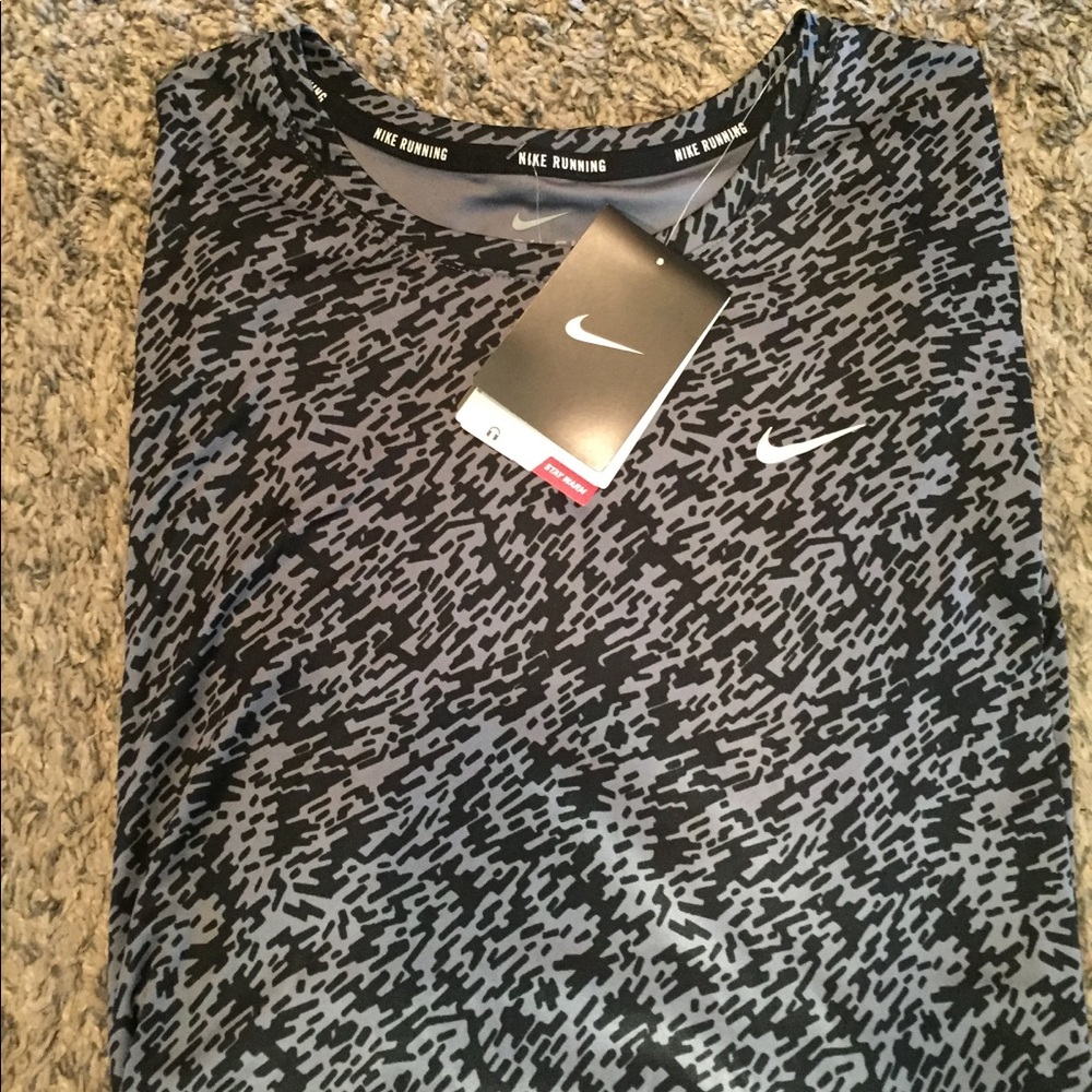 Nike running Dri Fit long sleeve size XL NWT’s